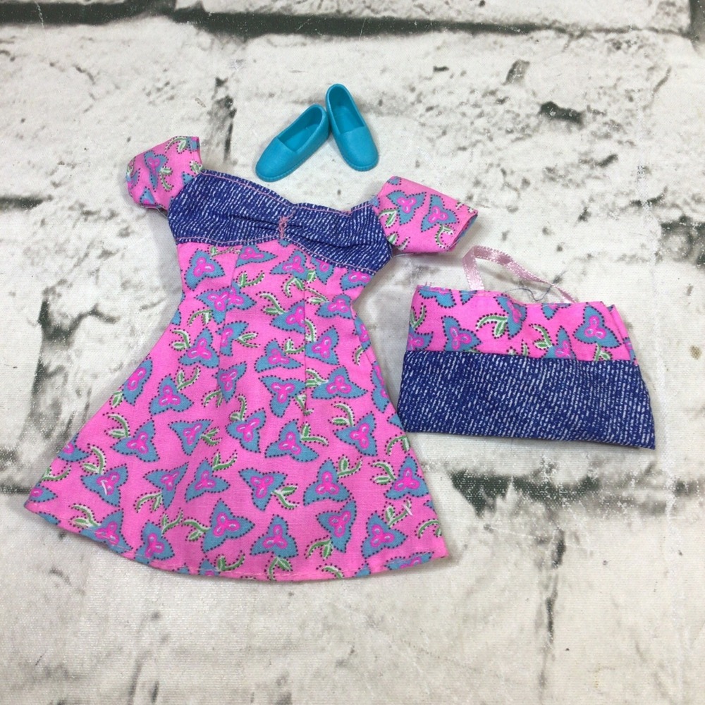 VINTAGE 1996 MATTEL ARCOTOYS CUTE N COOL FASHION Barbie Dress Purse Shoes